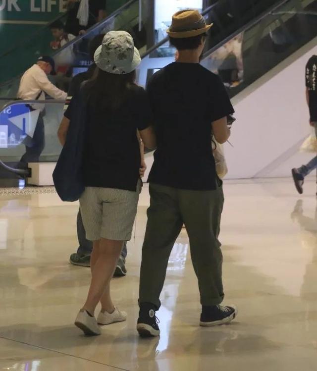 33岁人气小生化身人肉拐杖 太太身形发福孕味甚浓_蔡瀚亿