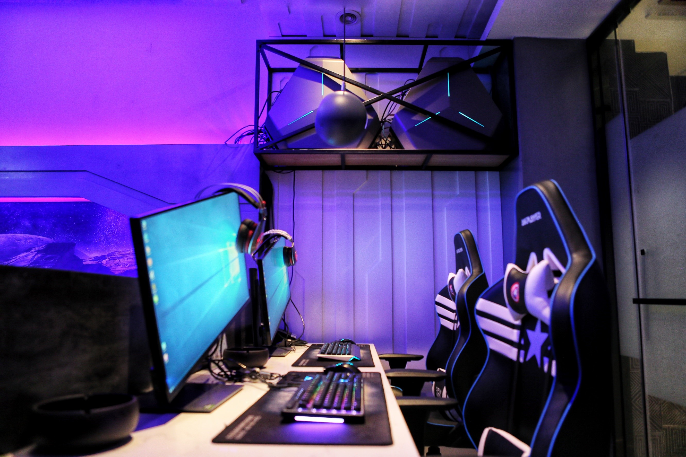 电竞酒店竟然有五人间,网吧与酒店的结合,带给你全新的体验