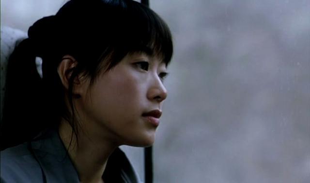 《盲井》看上去更像是一部纪录片,平静的叙述着一个真实的故事,没有