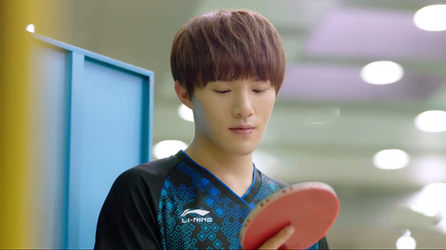 扮演侯建白的朱元冰是1995年的,扮演云高洋的李汶翰是1994年的,这些94