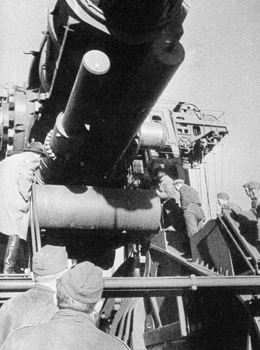 老照片记录上世纪德国的多拉巨型大炮