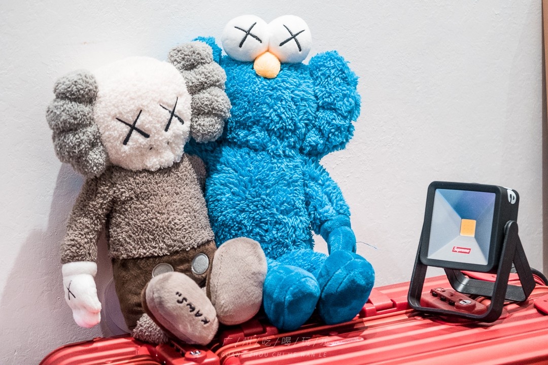 不过切忌不能破展品哦~真的太可爱啦芝麻街,米奇,史努比,supreme很多