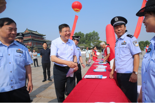 市禁毒办主任,市公安局副局长张良民,市禁毒办常务副主任,市公安局