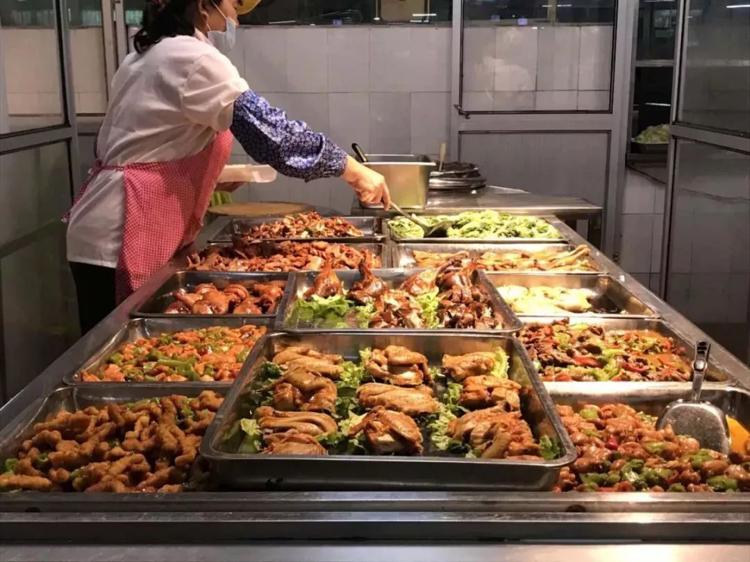 招生简章信息工程学院下丨信息工程学院师生风采展示校园食堂宿舍环境