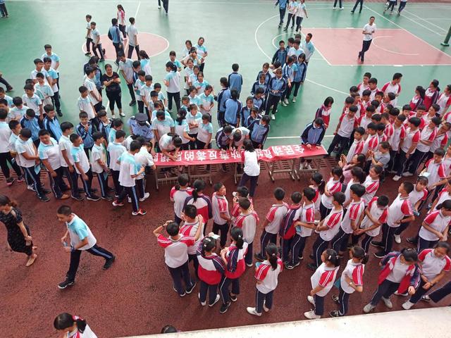 赤水市第五中学:禁毒宣传进中学 严把毒品预防关