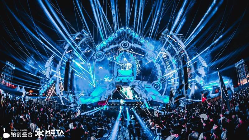 这都是一起全新的体验,对于许多第一次亲临rave party的东北参与者