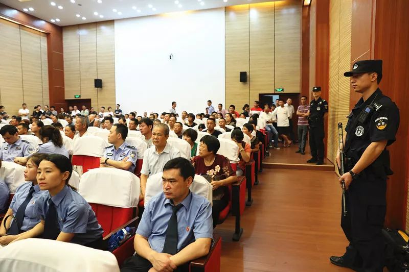 永安法院公开审理20人涉黑案:规模最大,被告人数!罪恶累累!