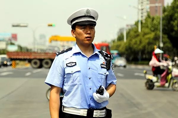 警服短袖图片