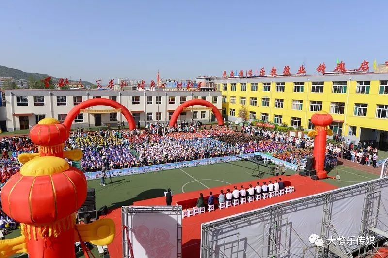 静乐利民小学拍到这样这一幕!快看有你家孩子吗?