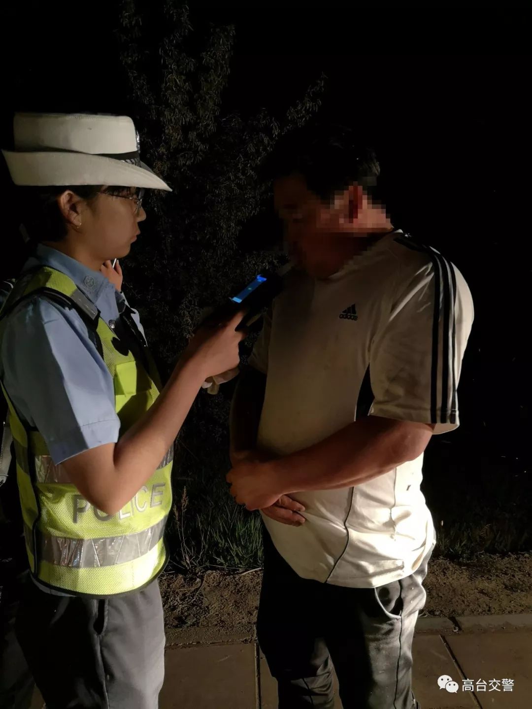 戏精!张掖1名男子 "花式"吹气10多次吹出酒驾