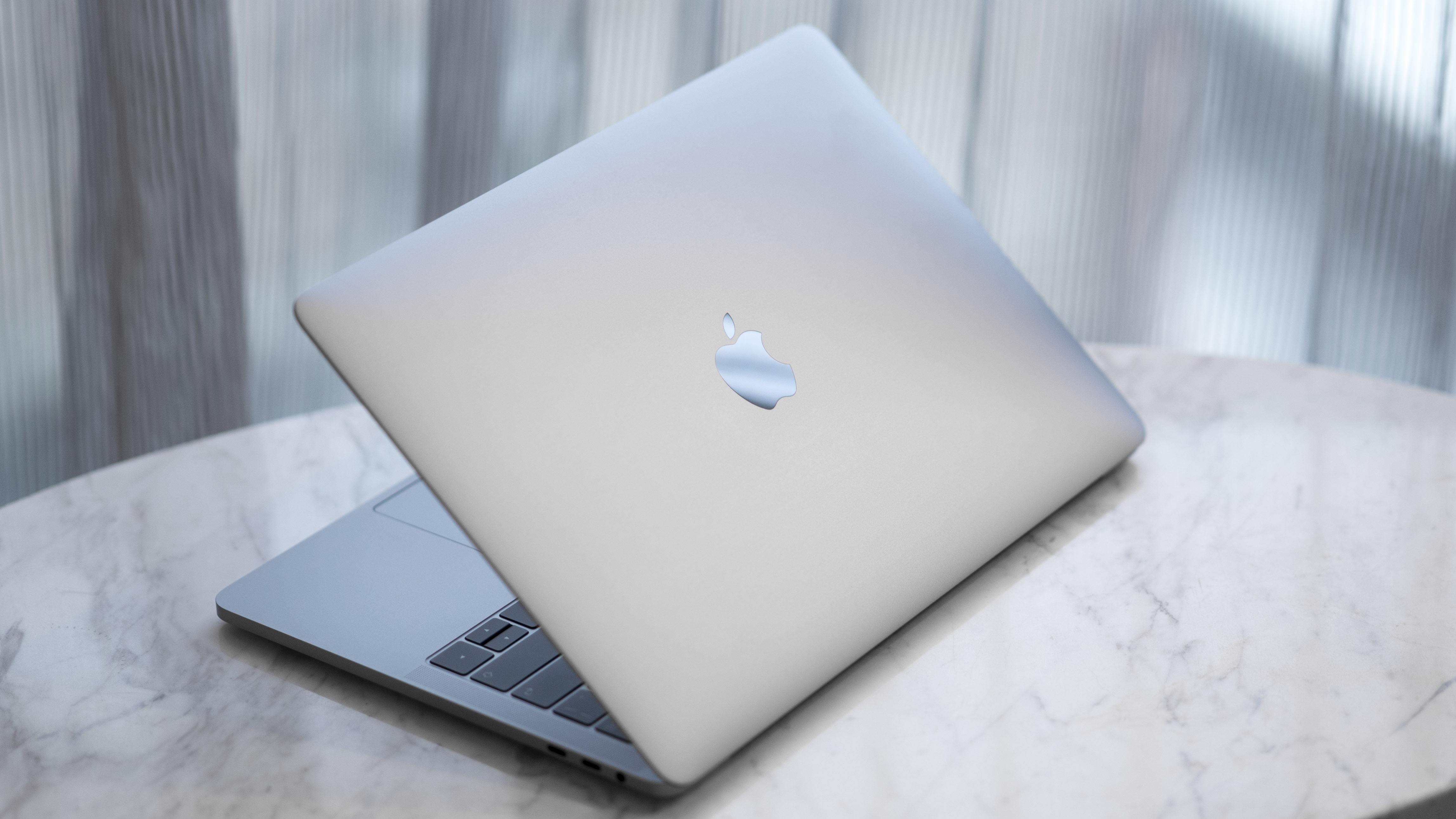 苹果有望十月发布16寸macbookpro类全面屏设计另两款同步更新