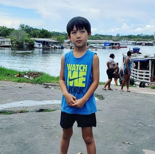 原创小kai长大了,可爱混血宝宝泰吴成小帅哥,帅气度直逼爸爸