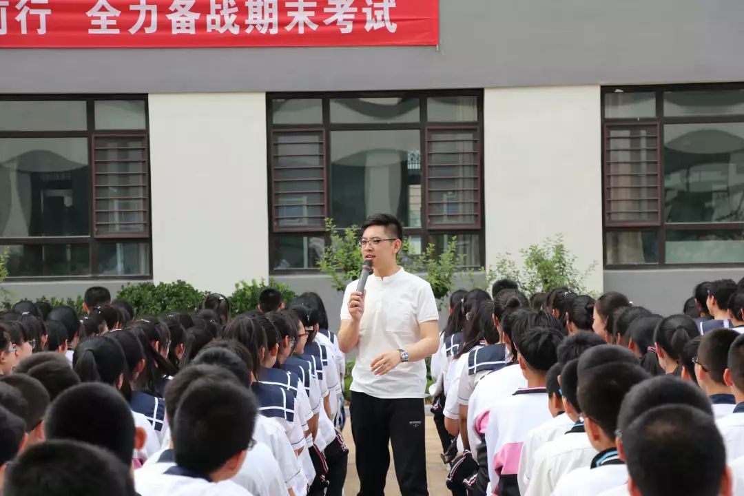 辯論賽中展風采勞動課中漲知識校園風景獨好