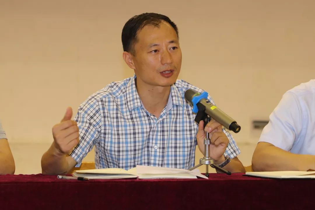 德清一中党总支书记,校长姜伟,副校长徐康良,周贤山,蔡海峰,教务处