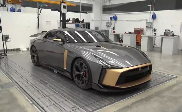 改装车间看到一台"大众"超跑,没想到旁边的gtr也不简单