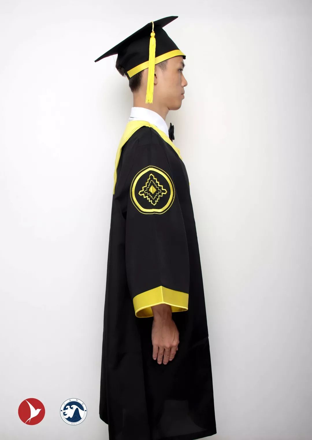 厦门工学院学士服上了热搜有人说它像道袍你怎么看设计者回应来了