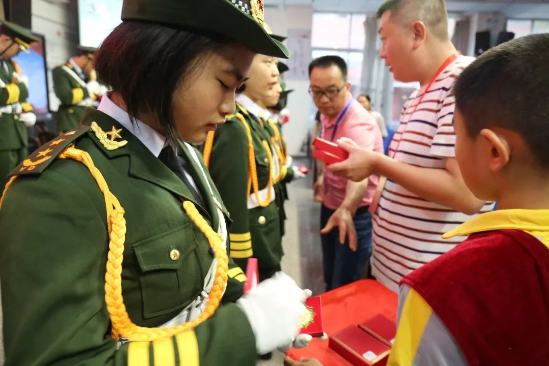 我骄傲我是泸二外国旗班战士20202021届国旗班交接仪式