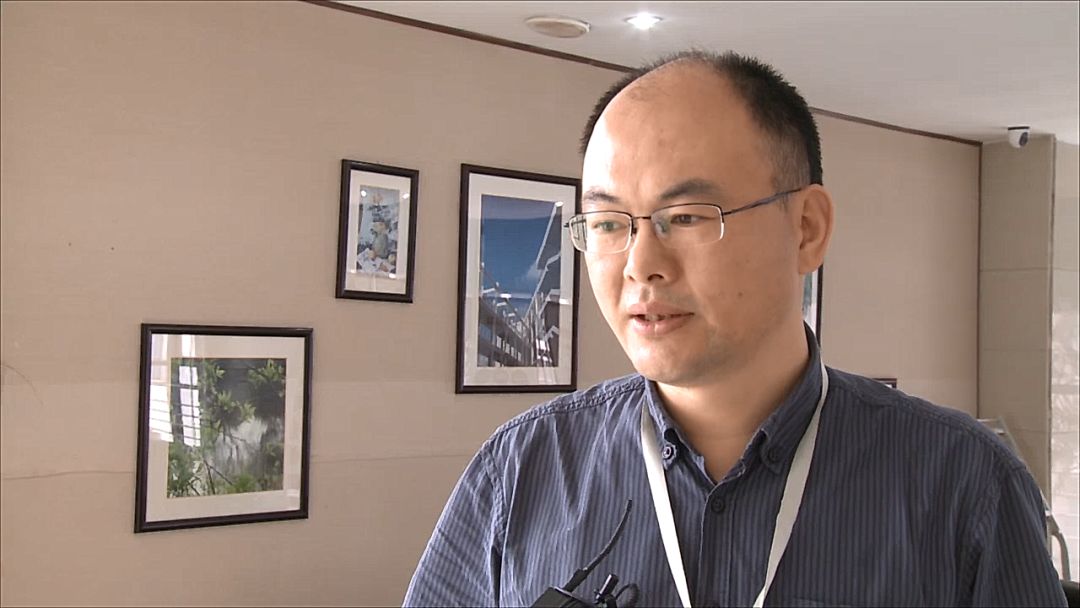 副校长谢永东在接受记者采访时表示,"1 x"证书制度是对现行技能证书