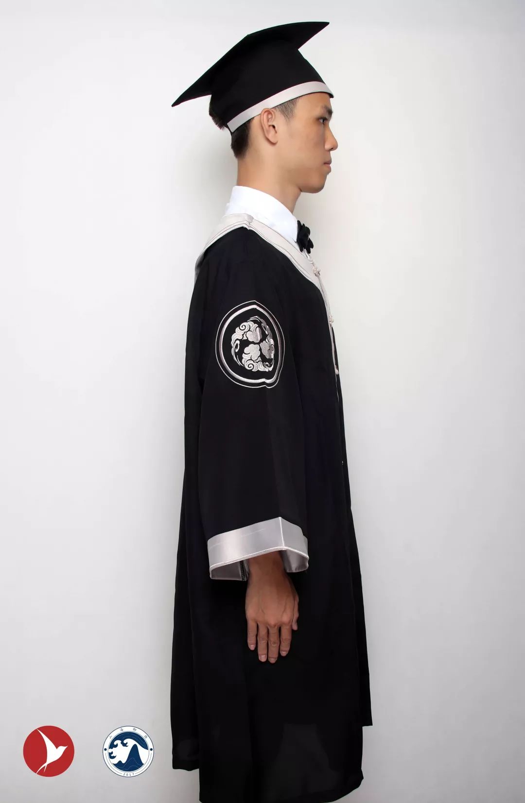 厦门工学院学士服上了热搜有人说它像道袍你怎么看设计者回应来了