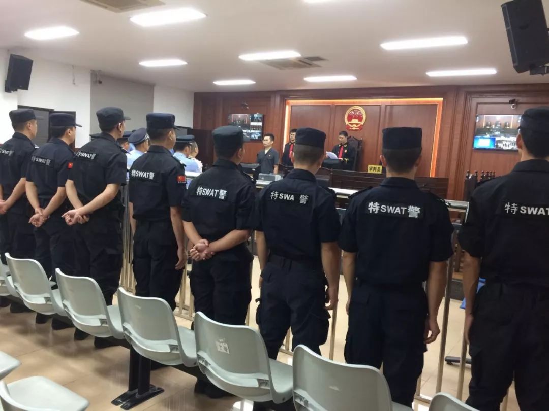 揭阳市中级人民法院在普宁召开宣判会二名制造毒品罪犯被执行枪决