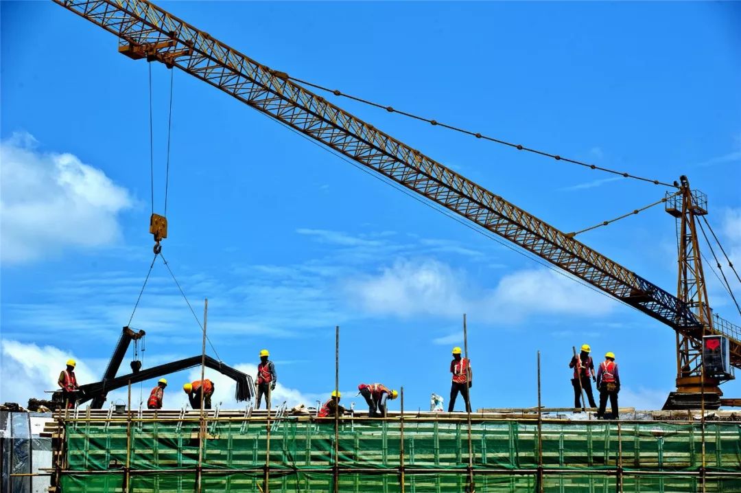 "·全国铁路发展成就摄影大赛创作团队走进天府国际机场建设工地_中国