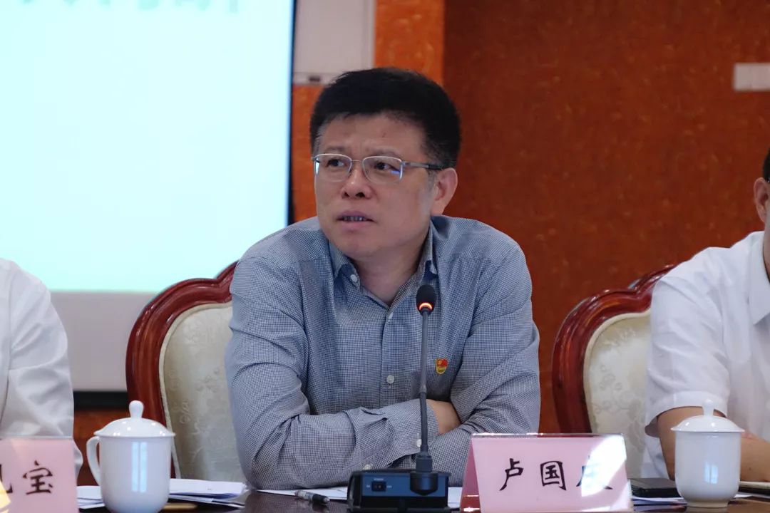 卢国庆主持会议,并表示虹桥镇将改进工作方式方法,加强宣传力度及深度