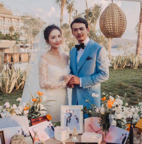 9月25日,杨烁和王黎雯在弗洛勒斯岛补办婚礼,王凯,萧敬腾,董子健