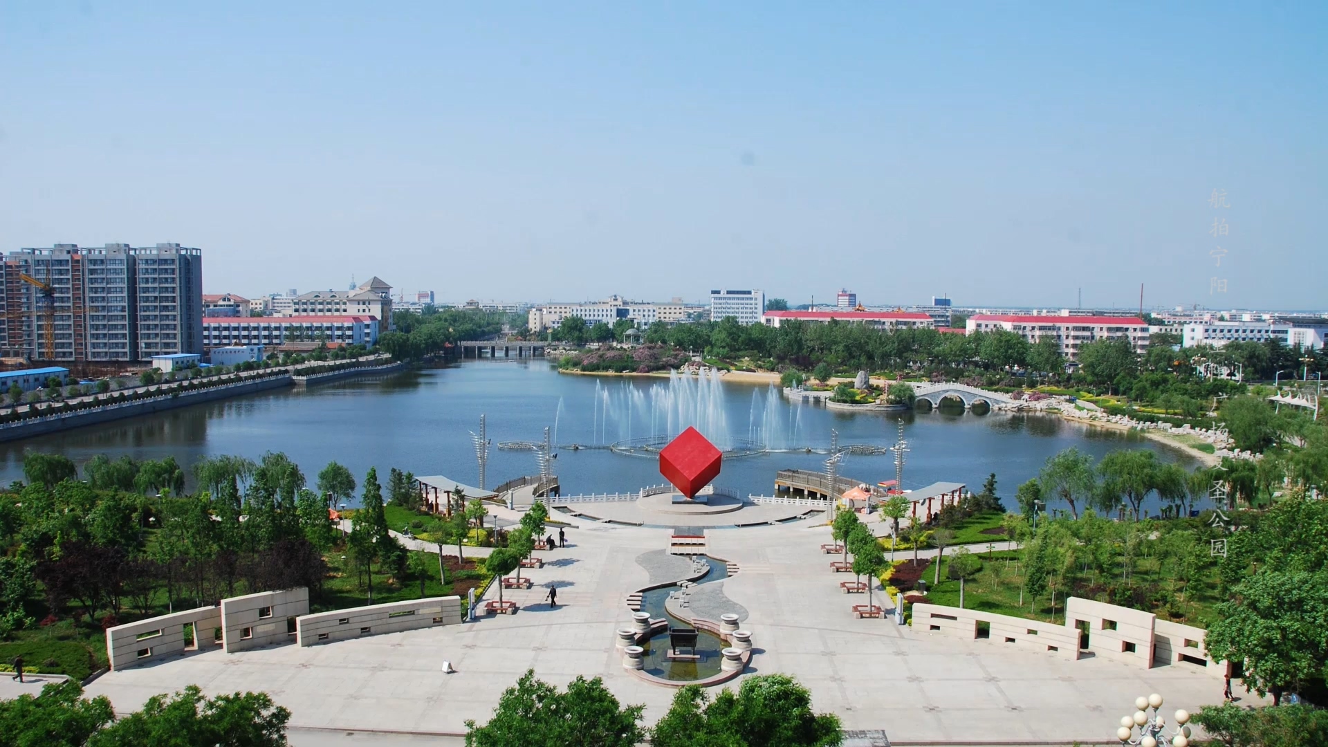 寧陽縣金陽公園位於寧陽縣城中心,前身系河濱公園,1987年依河建園