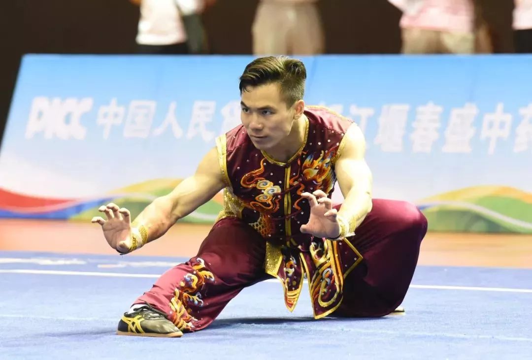 王地(第13届世界武术锦标赛南拳冠军)应王飞(七里乡贤)想get更多武林