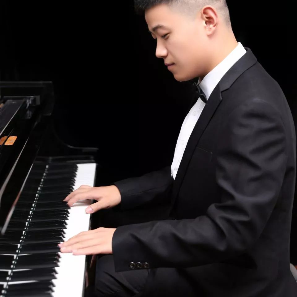 老师安徽大学音乐系合肥音乐家协会会员菲伯尔