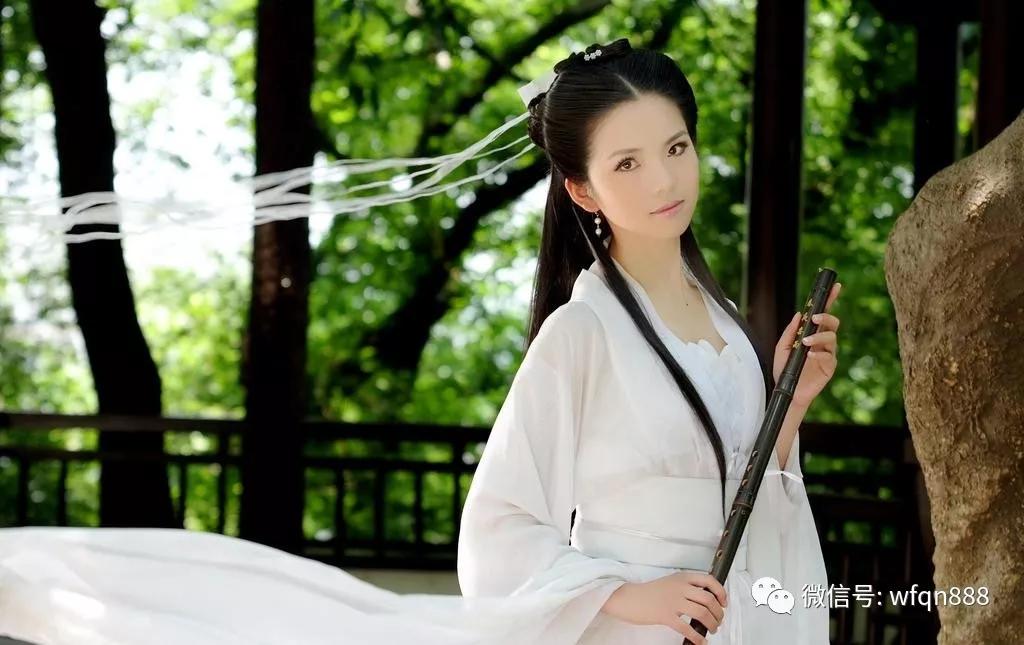 原创她才貌双全,深受曹操赏识,一生嫁了三次,其中一次还嫁给外国人