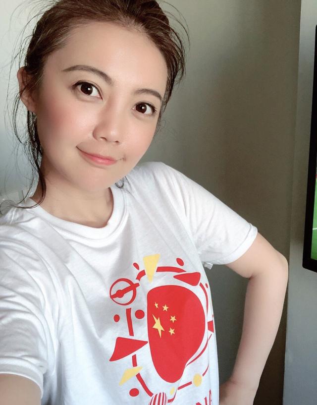 央视记者拥抱安慰飙泪大将 冬日娜比她差太多_李影