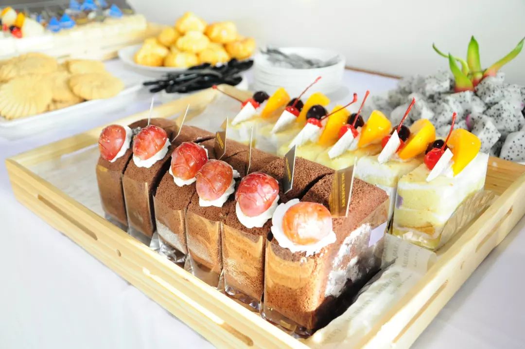 郴州金科城营销中心精致美味的蛋糕嗨翻全场的互动游戏温馨的生日祝福