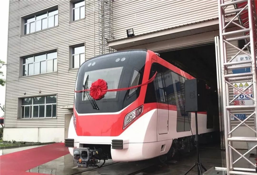 地铁2号线首列车如期下线,"佛山第一大桥"最快下月开建!