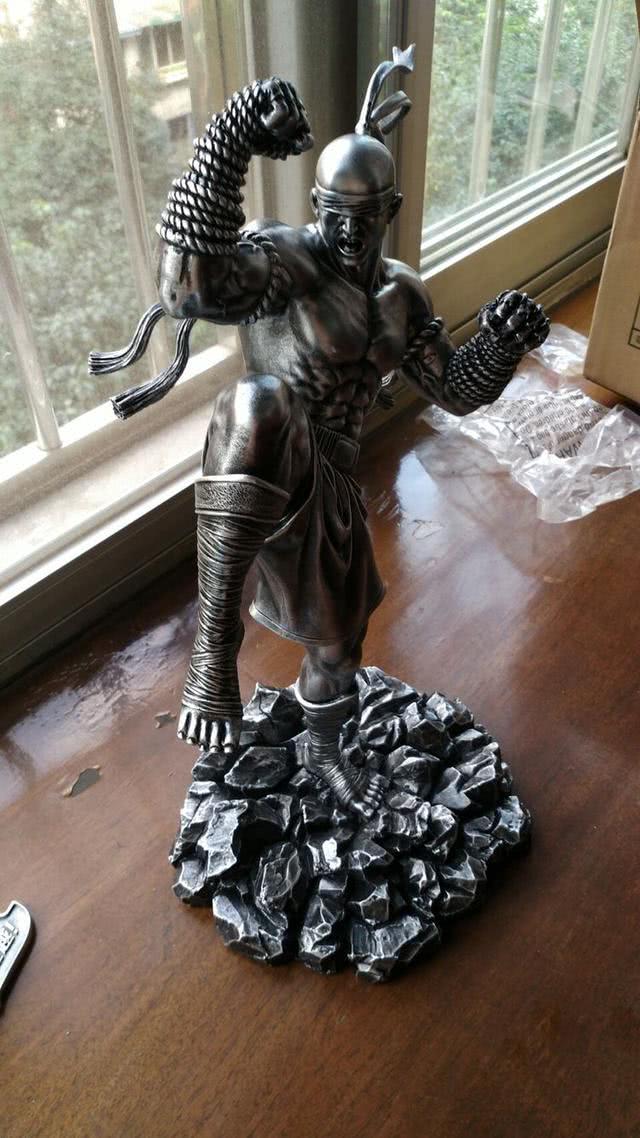 全身黑金打造盲僧手办,唯有信仰能让他如此高贵