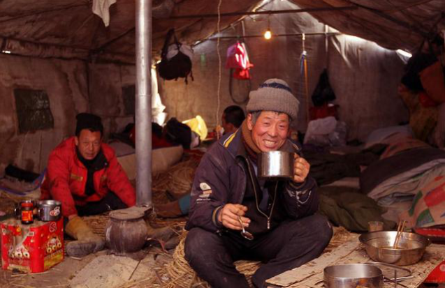 农民工90年代最常见的三种工作,看看他们到底有多苦?