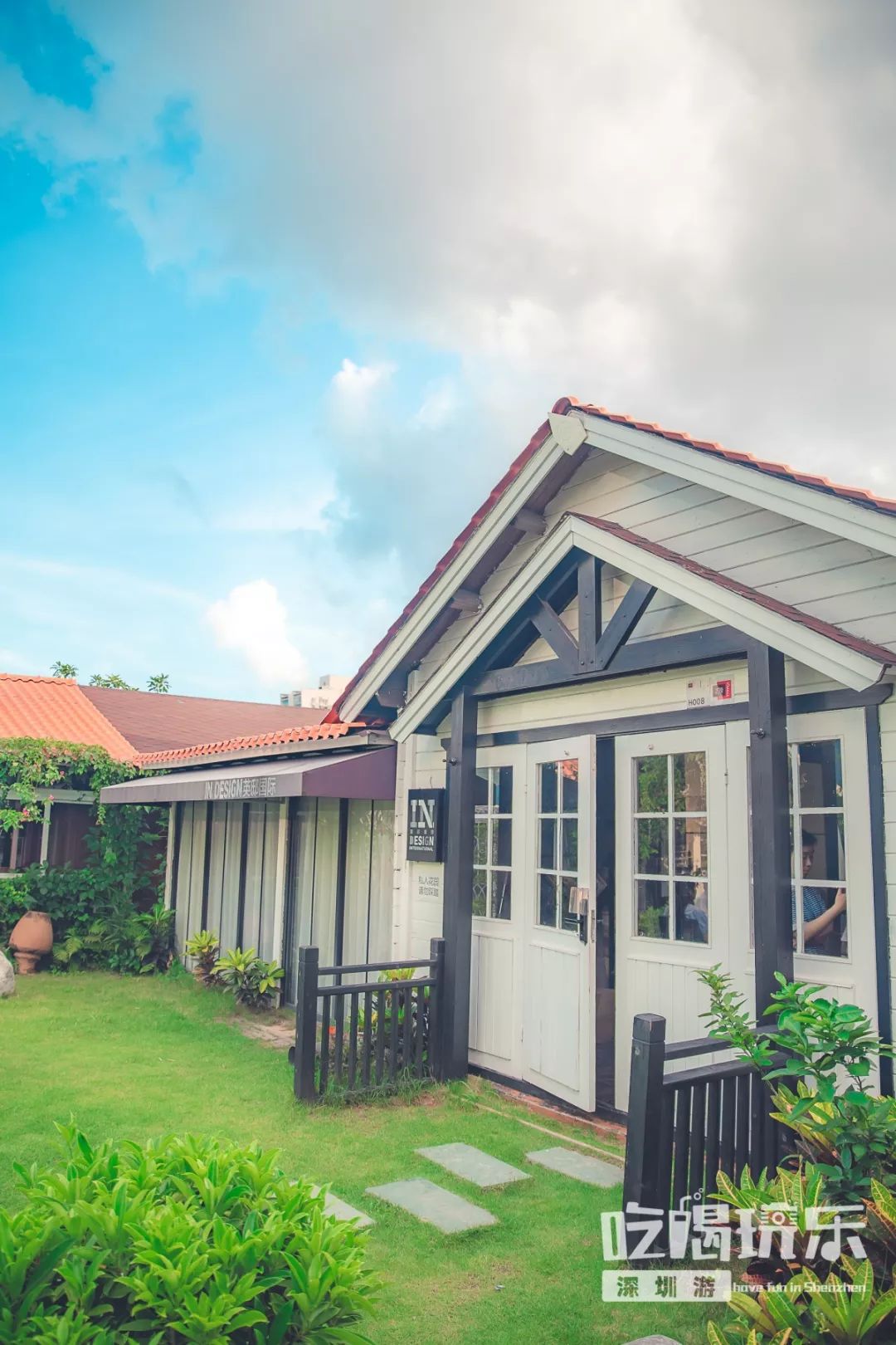 深圳地铁口爆出个最美木屋天台神似瑞士小屋还免费
