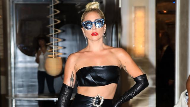 ladygaga的最新造型对设计师来说是一个强有力的胜利