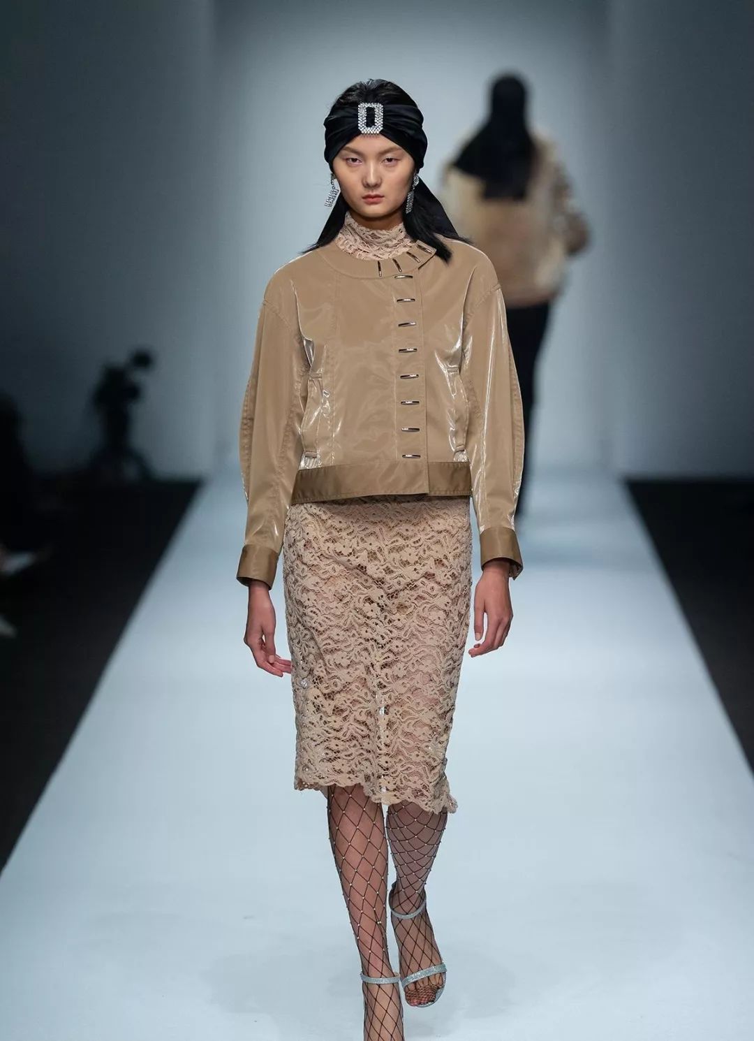 2020&21秋冬色彩分析:中性灰色&浅棕_色调