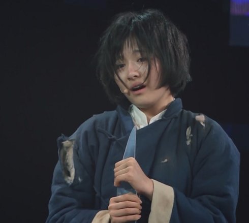 《金陵十三钗》片段,韩雪扮演玉墨,而她则诠释书娟,现场她的演技大