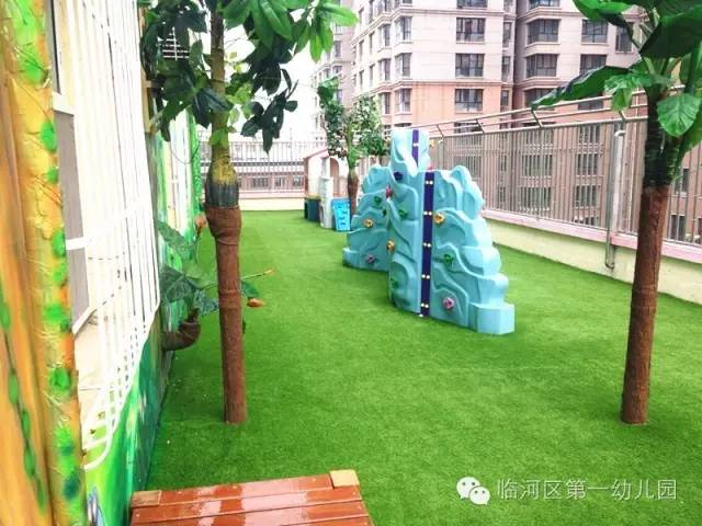 幼兒園環境整潔,優美,硬件設施齊全,園內配有保健室,閱覽室,創意美工