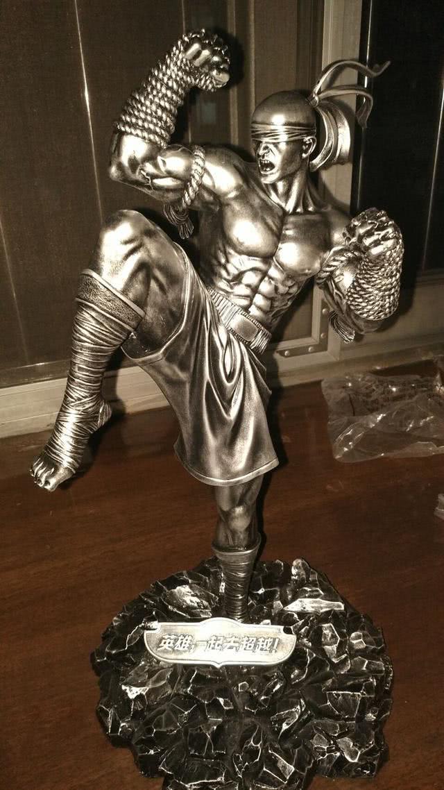 全身黑金打造盲僧手办,唯有信仰能让他如此高贵