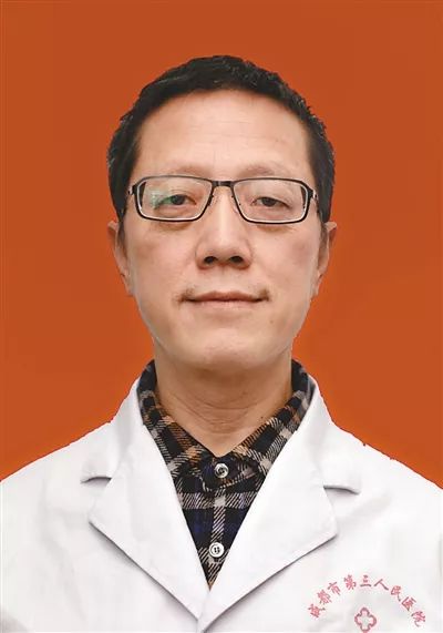 全国道德模范│妙手仁医梁益建为低头病患开启抬头人生