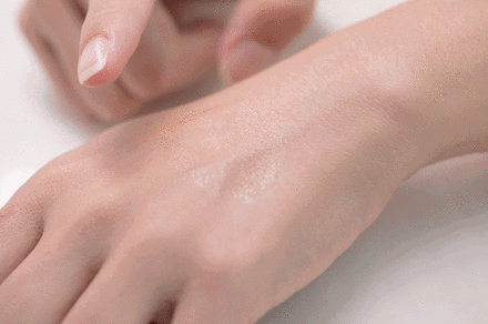 液体创可贴诞生了30秒成膜保护伤口防水透气促进愈合巨实用