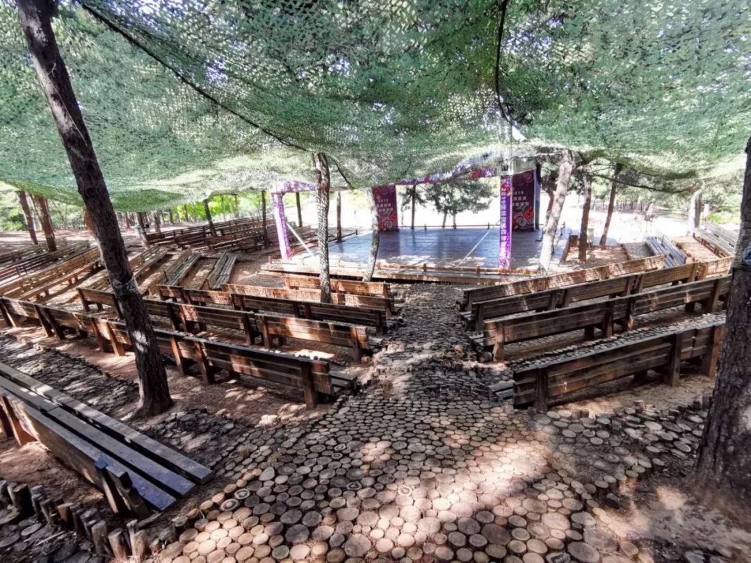 具体活动安排 -part018:00 - 8:30part028:30-8:50"森林大舞台"集合