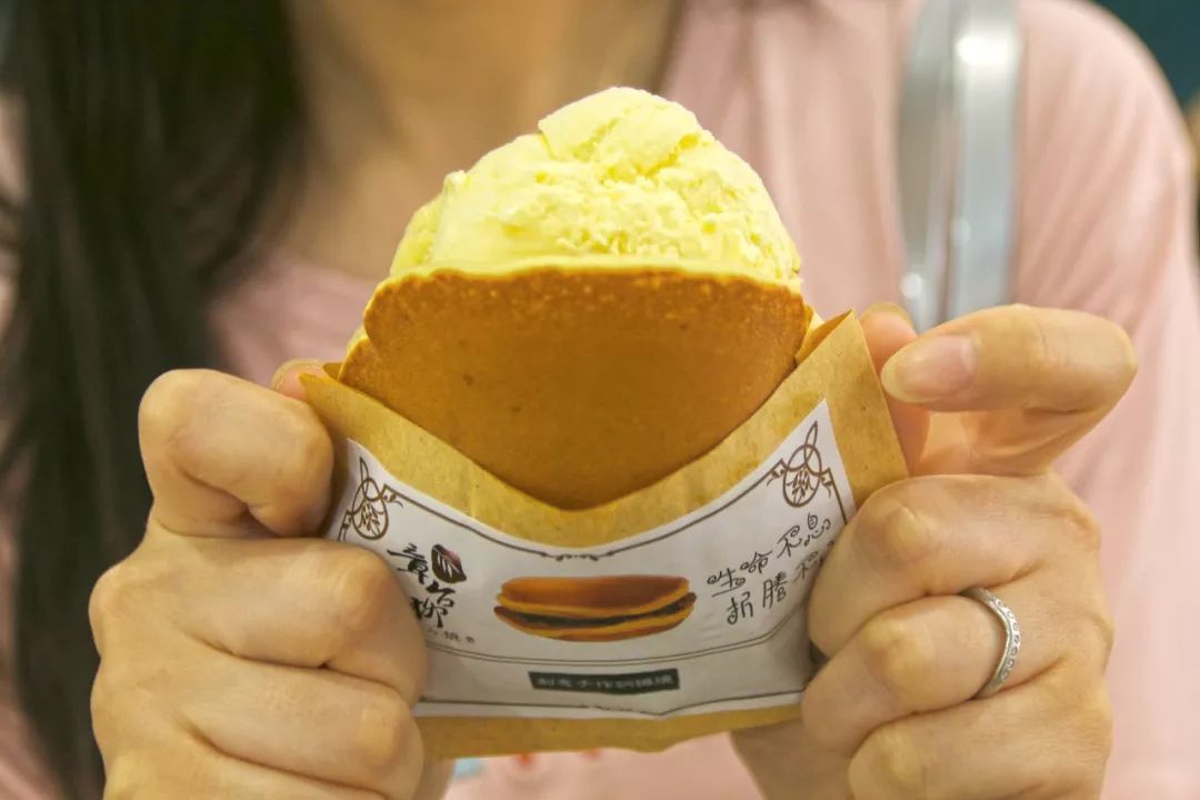 我在江阴遇到了它哆啦a梦最爱的章台柳铜锣烧每一口都是松软香甜