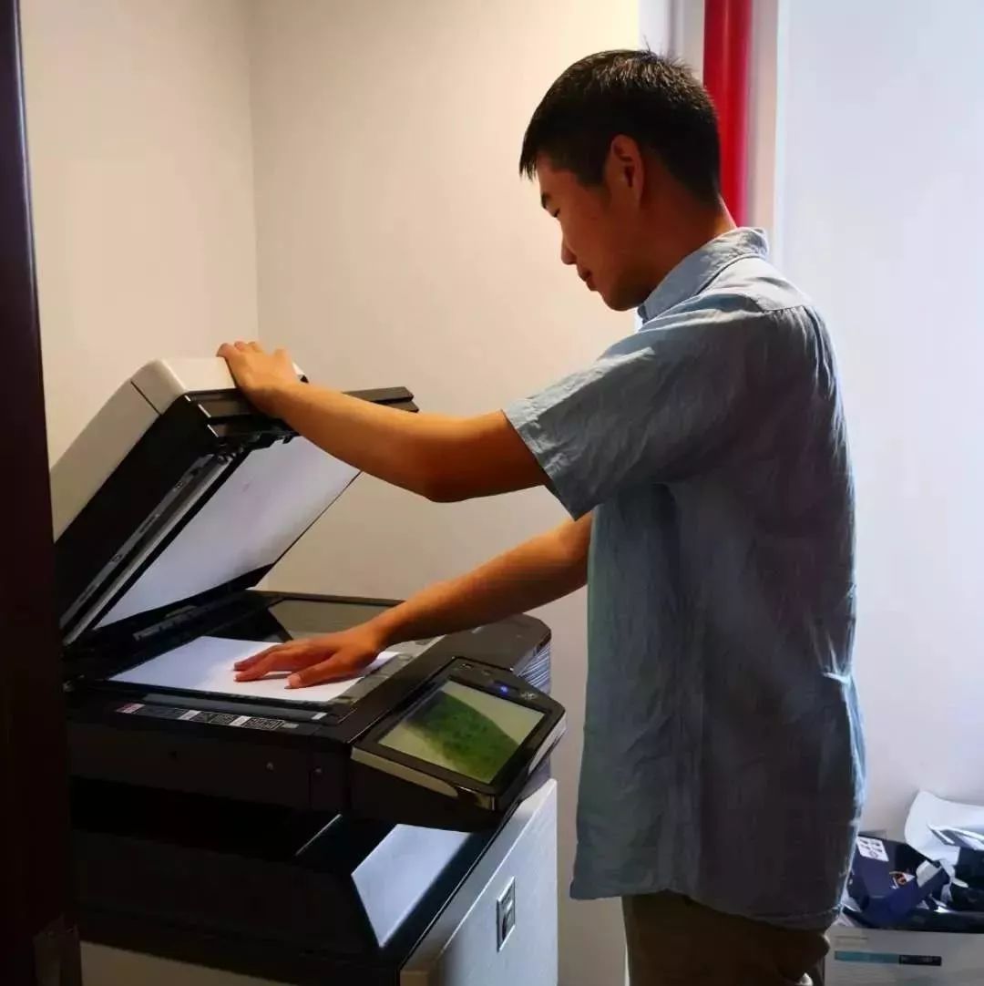 最美人社人之四十四周佳乐小人物的赤子情怀