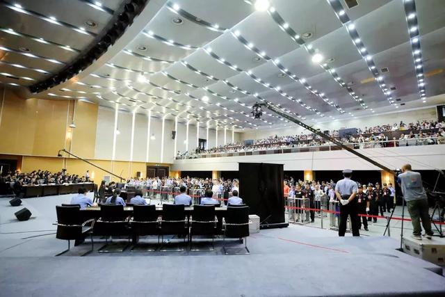 6月24日,忻州市中级人民法院依法公开开庭审理被告人朱强等59人涉嫌黑