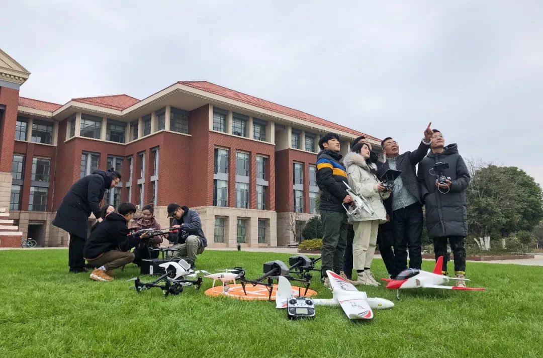 专业介绍中国传媒大学南广学院摄影学院影视摄影与制作航空摄影方向