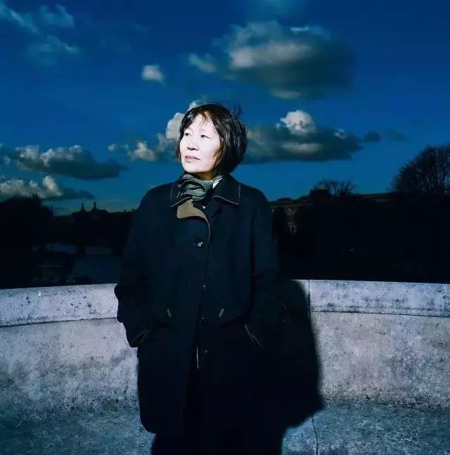 阿姨震惊了巴黎, 王思聪说她的钢琴水平比郎朗高n倍, 而她说…_朱晓玫